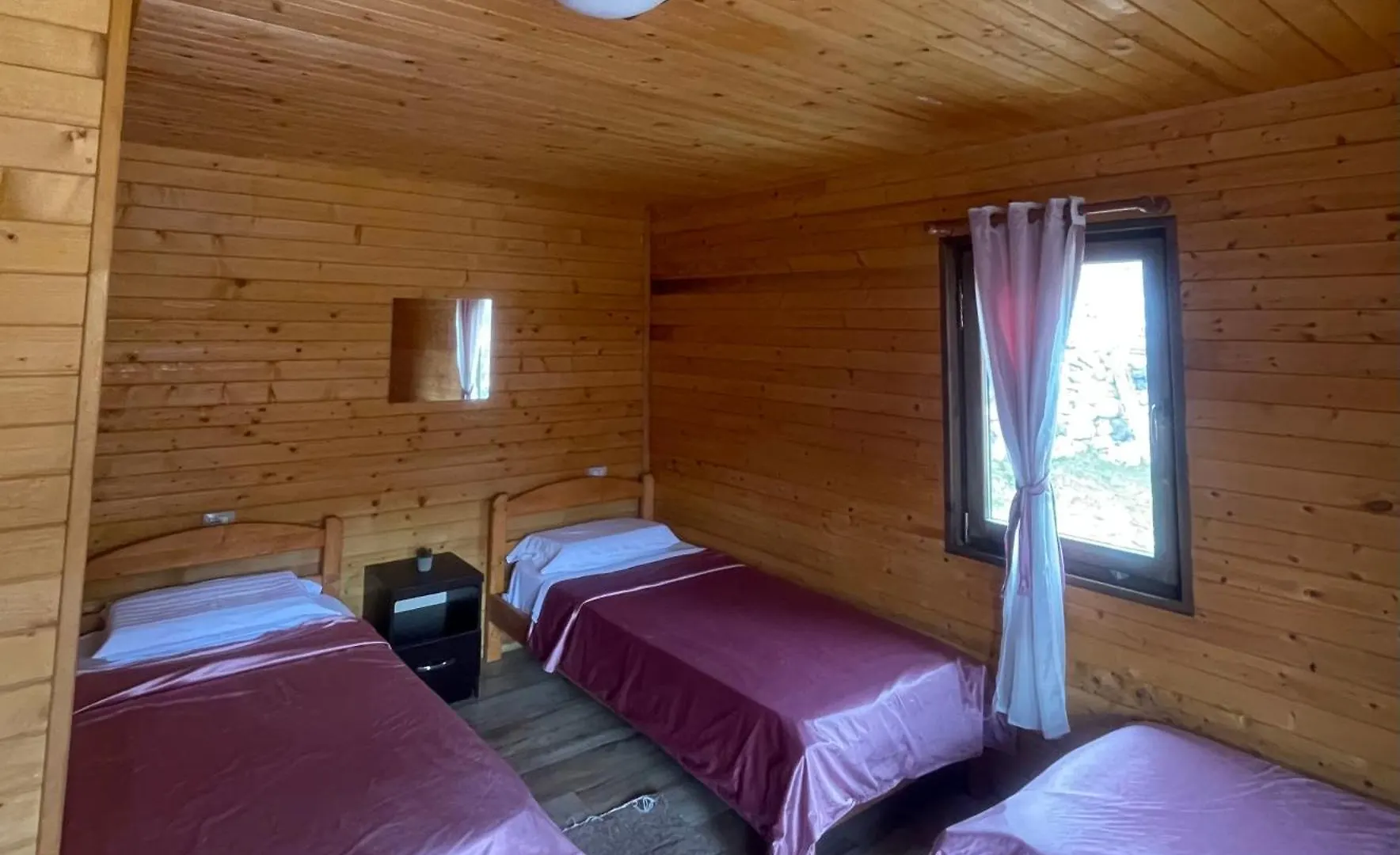 Thethi Paradise Hotel & Restaurant 0*, Theth Albania