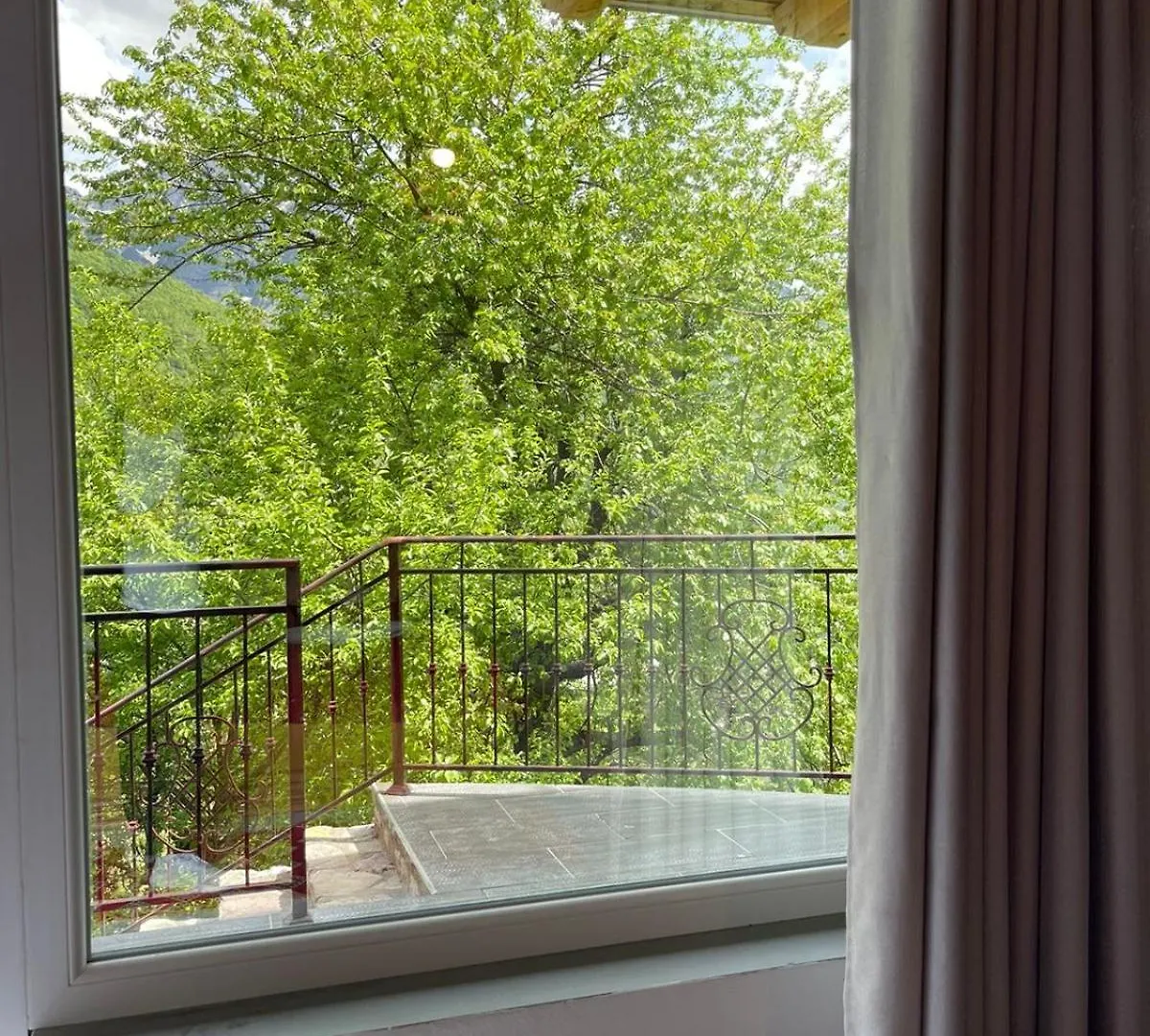 Farm stay Thethi Paradise Hotel & Restaurant