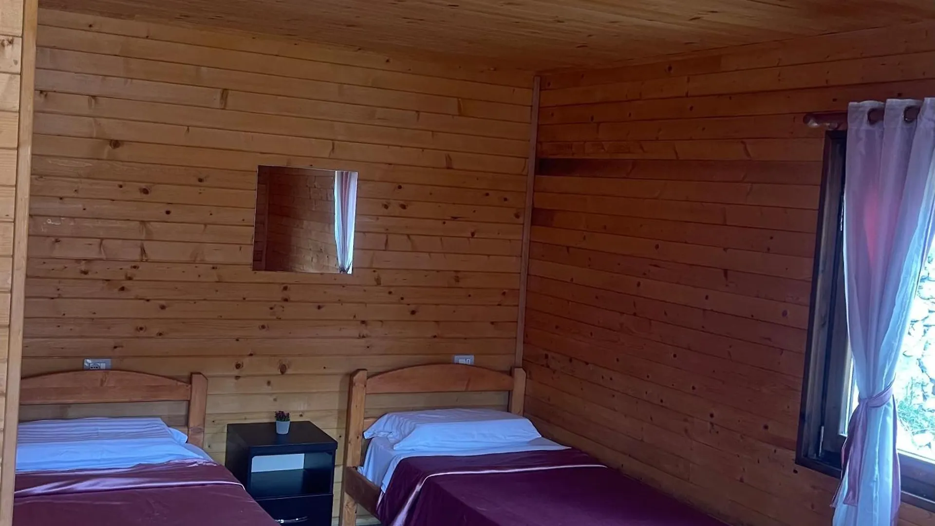 Thethi Paradise Hotel & Restaurant Farm stay