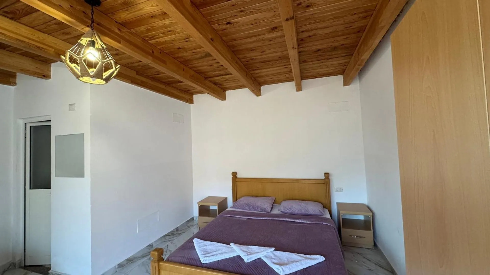 Thethi Paradise Hotel & Restaurant 0*, Theth Albania
